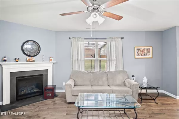 Mascot, TN 37806,9427 Cornflower LN