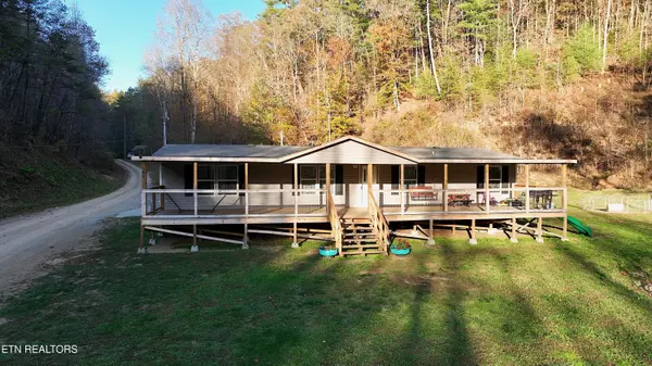 593 Cane Creek Mountain Rd, Tellico Plains, TN 37385