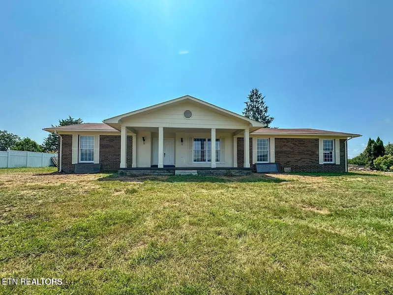 262 OXFORD CIR, Harrogate, TN 37752