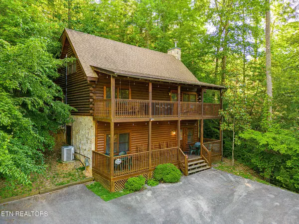 678 Eagles Blvd WAY, Pigeon Forge, TN 37863