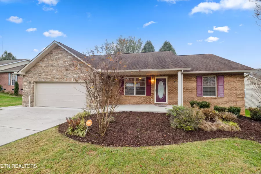 4137 Riverstone LN, Knoxville, TN 37918