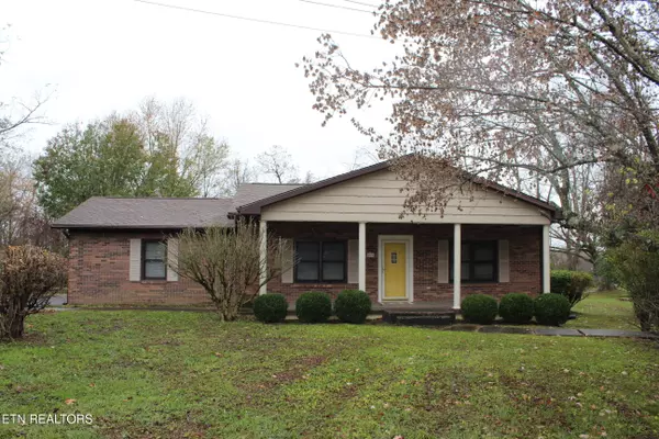 215 Rugby Ave, Jamestown, TN 38556