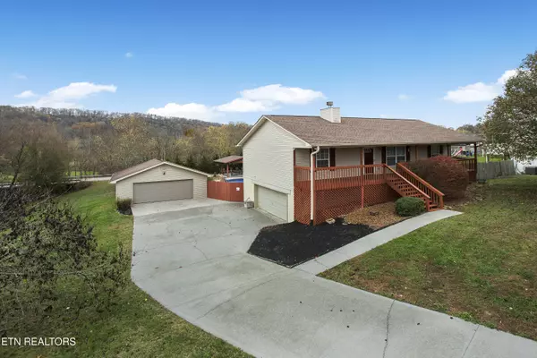 7591 Rising Brooks LN, Knoxville, TN 37918