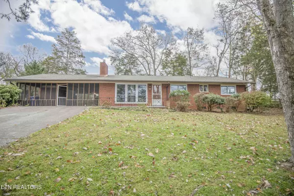 408 Douglas LN, Clinton, TN 37716