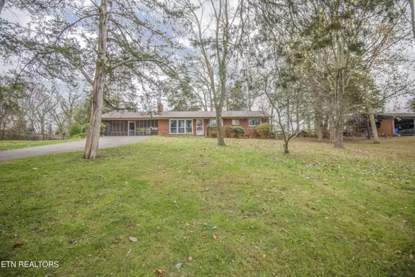 Clinton, TN 37716,408 Douglas LN