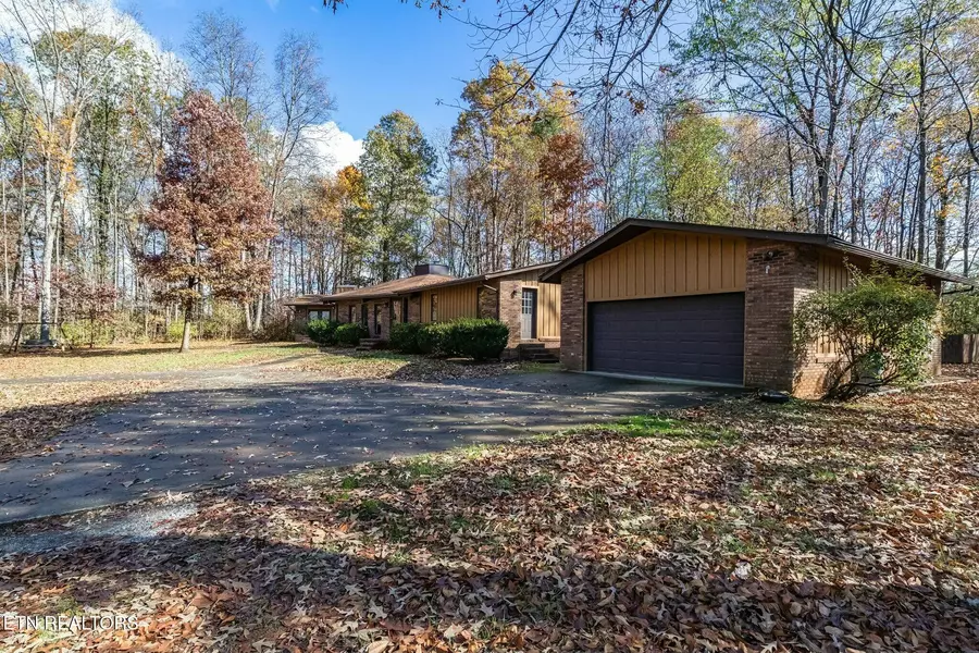 942 Scarlett Oaks Rd, Maryville, TN 37801