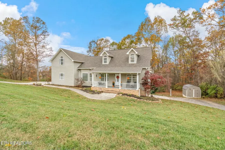 495 Casey LN, Strawberry Plains, TN 37871