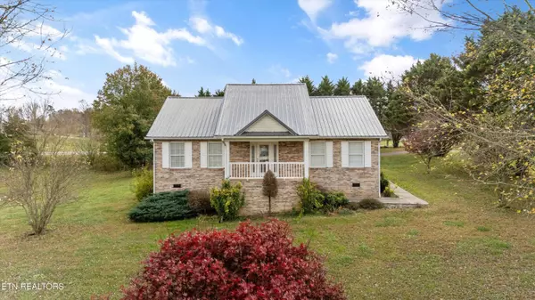 819 Island Ford Rd, Jacksboro, TN 37757