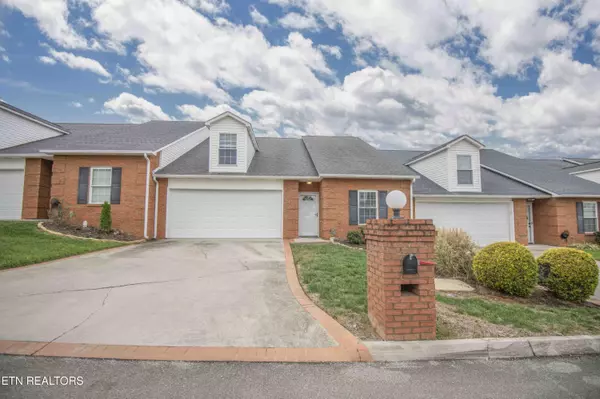 210 Red Wolf WAY, Lenoir City, TN 37772