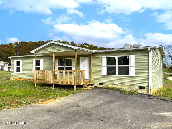 303 Bungalow DR, Dandridge, TN 37725