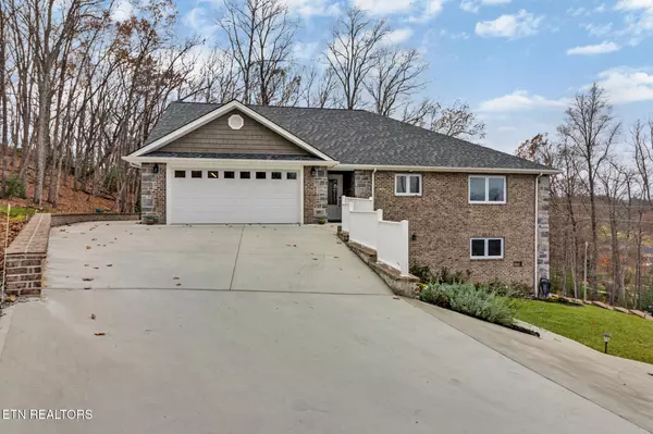 38 Markham TER, Crossville, TN 38558