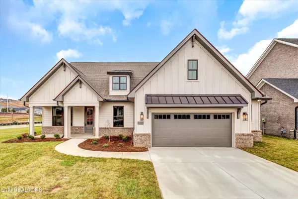 12033 Deer Crossing Dr, Knoxville, TN 37932