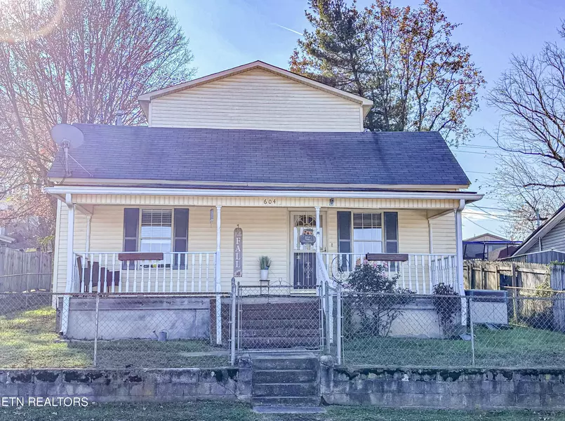 604 Kingston St, Lenoir City, TN 37771