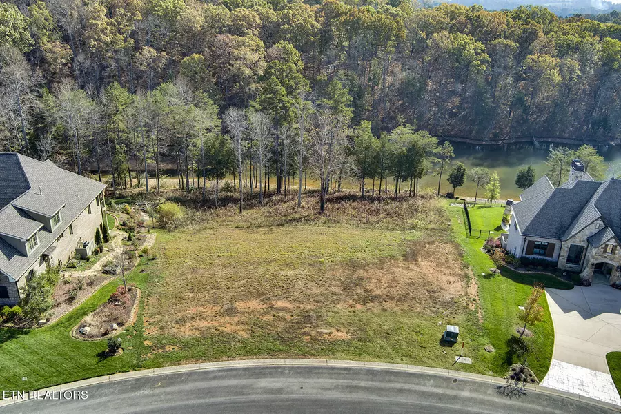 292 Beckets WAY, Lenoir City, TN 37772