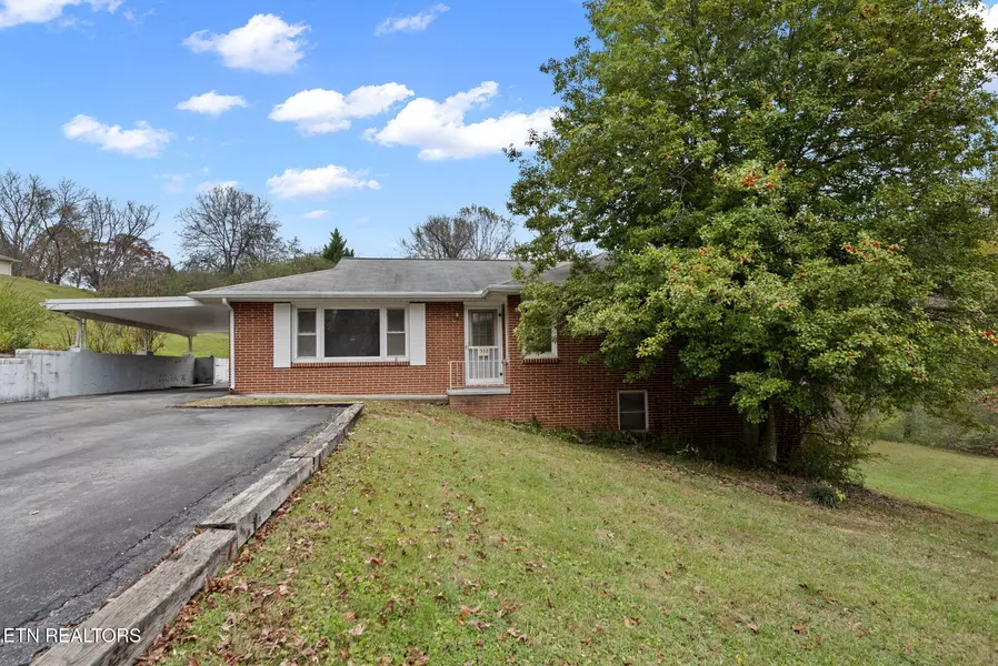 352 Walnut Valley Rd, Clinton, TN 37716