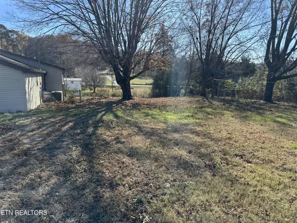 Dandridge, TN 37725,1711 Haire Rd