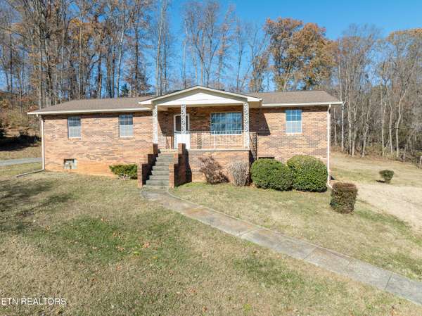 5205 Oakhill DR, Knoxville, TN 37912