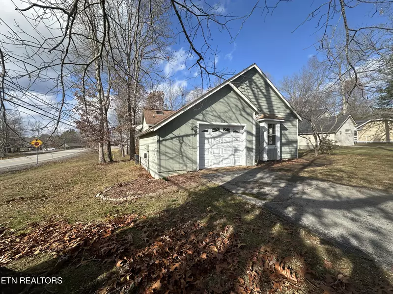 112 Gilford TER, Crossville, TN 38558