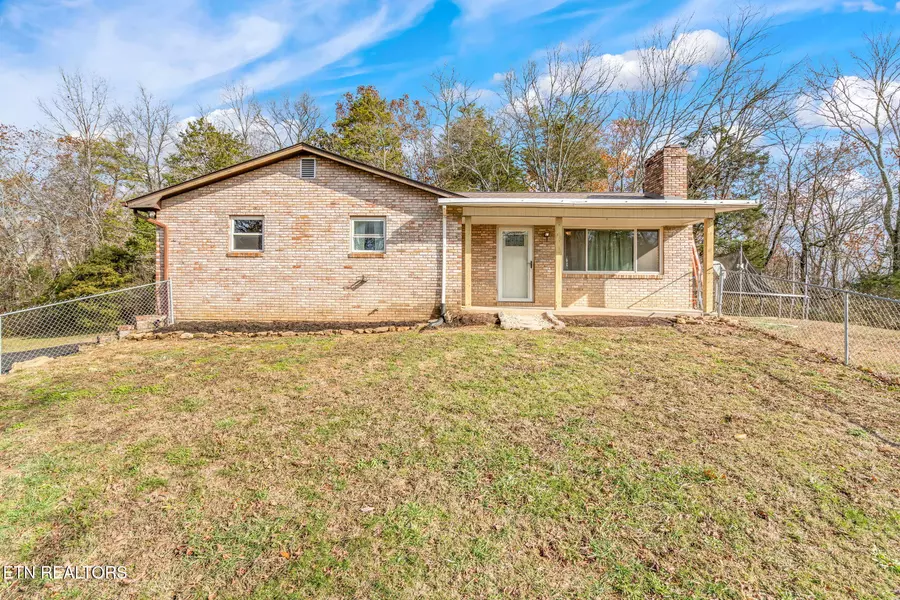 430 Windy Hill LN, Strawberry Plains, TN 37871