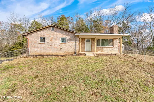 430 Windy Hill LN, Strawberry Plains, TN 37871