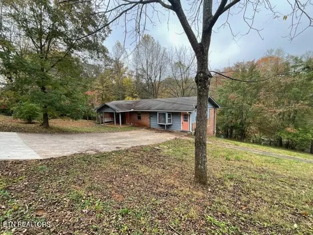 826 Long Mill Rd, Athens, TN 37303