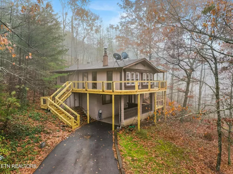 2112 Sanders LN, Sevierville, TN 37876