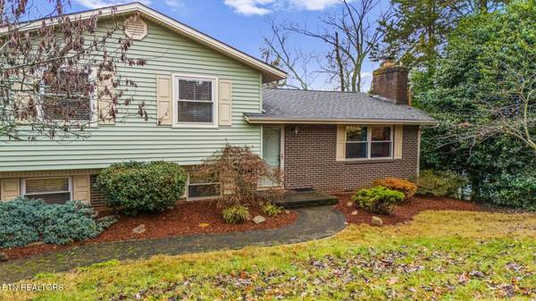 624 Clingman DR, Knoxville, TN 37922