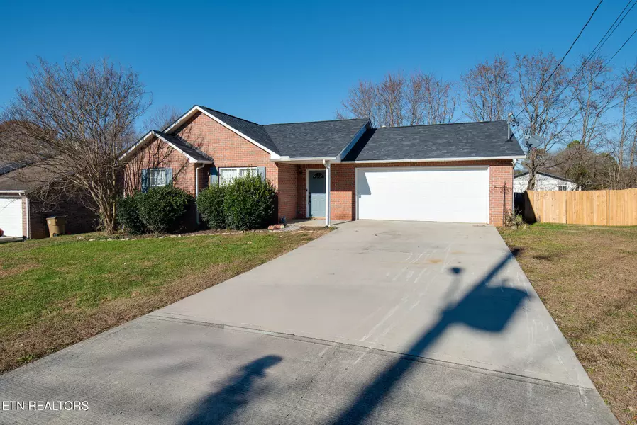 1809 Tillery Square LN, Knoxville, TN 37912