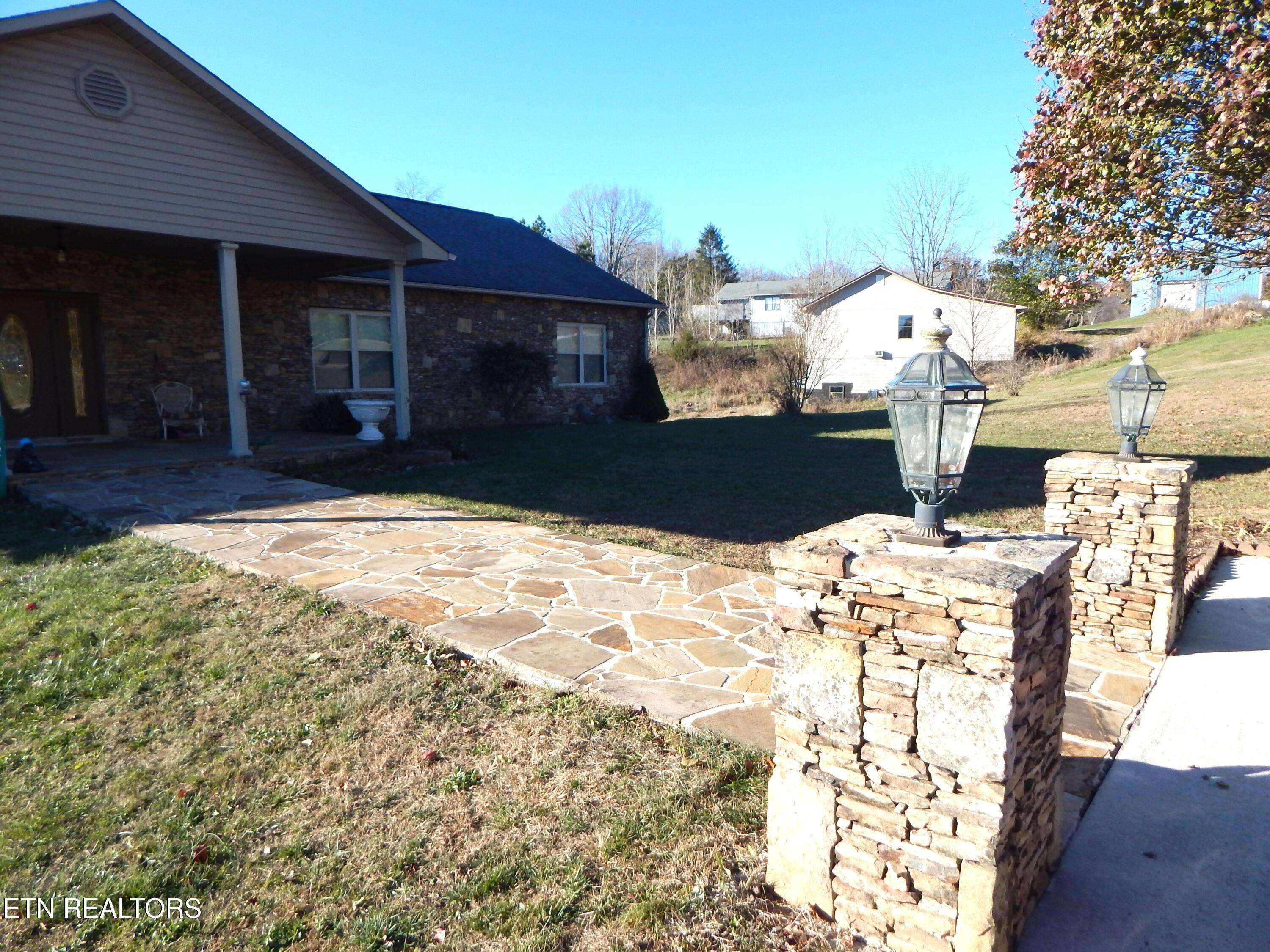 Crossville, TN 38572,142 Frazier LN