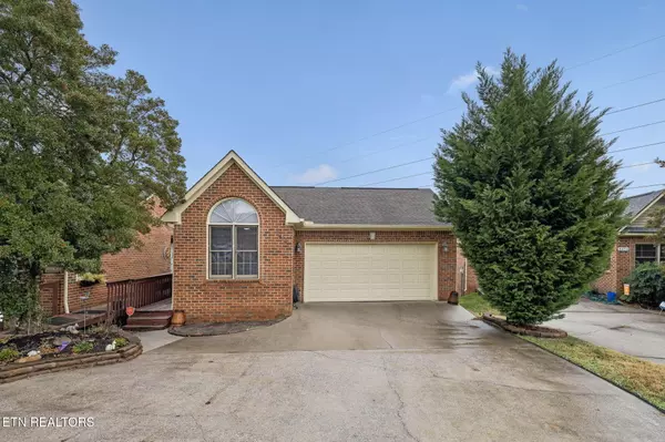 8414 Woodbend Tr, Knoxville, TN 37919