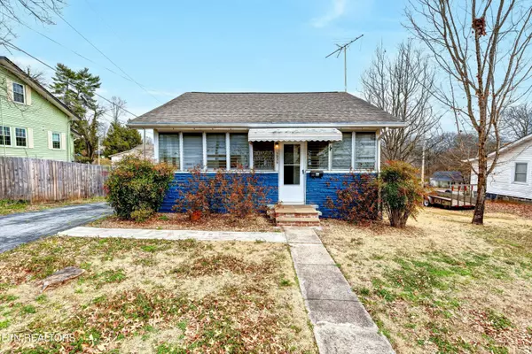 1226 Locust St, Alcoa, TN 37701