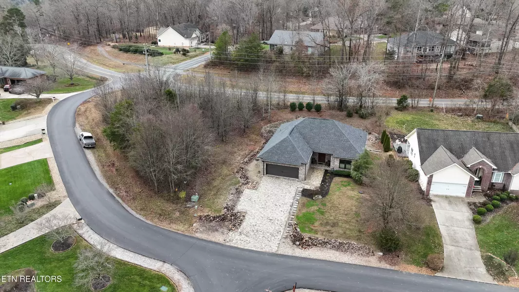 106 Tuhdegwa WAY, Loudon, TN 37774