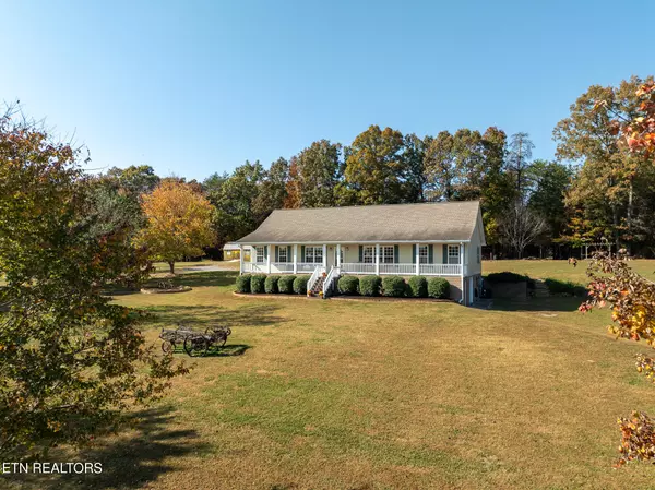 3195 Tarwater Rd, Greenback, TN 37742