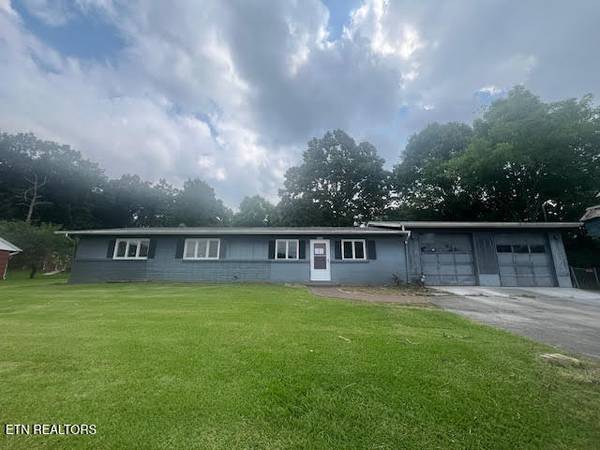 1604 Wandering Rd, Knoxville, TN 37912