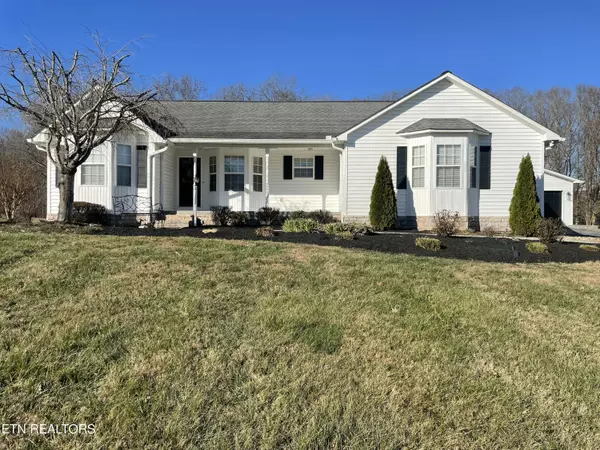 167 Gail Lane LN, Jacksboro, TN 37757