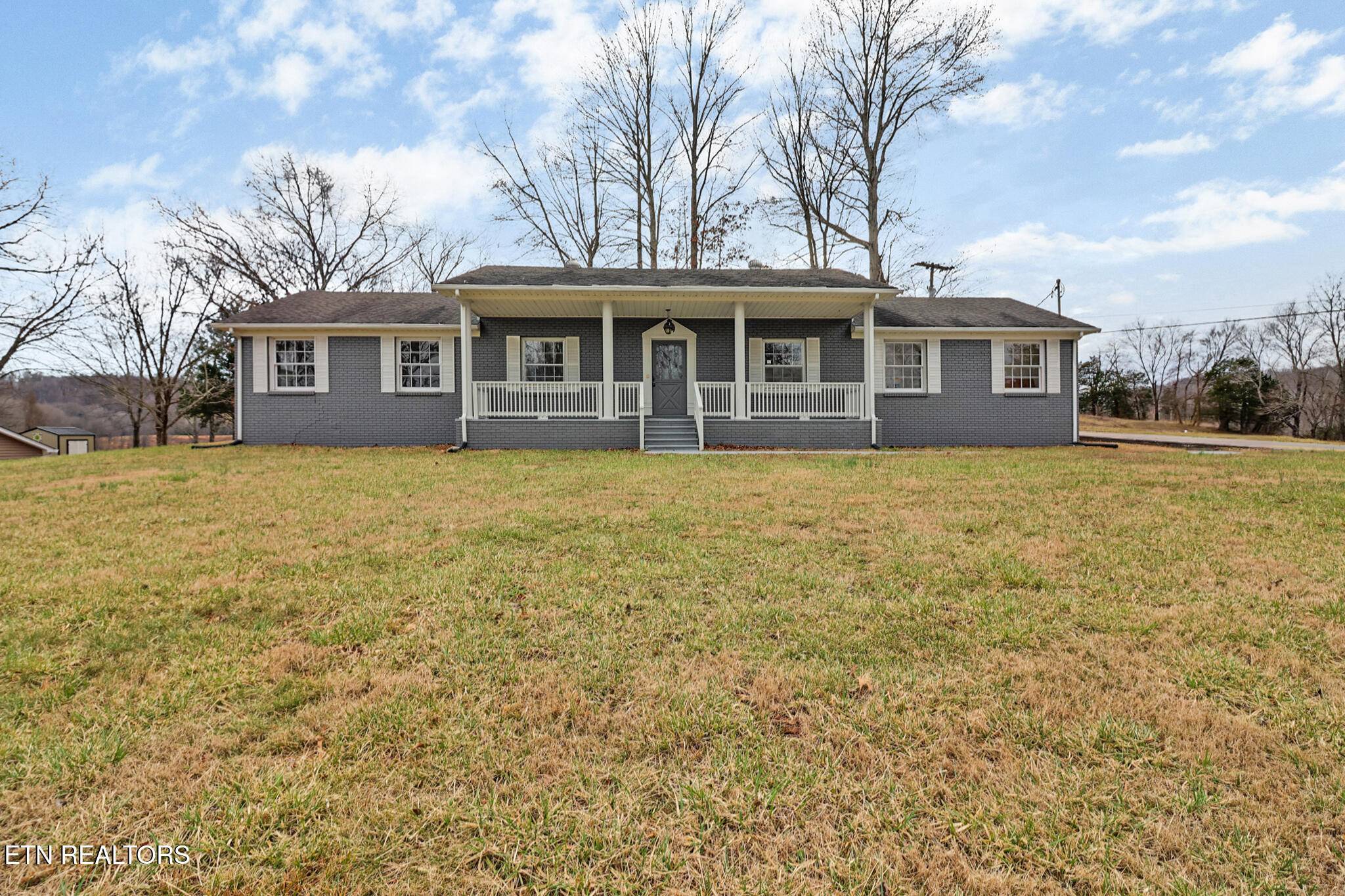 423 Main St, Byrdstown, TN 38549