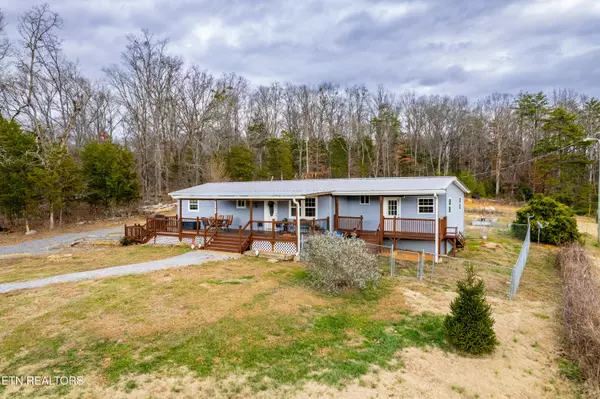 1744 Tom McCall Rd, Maryville, TN 37801