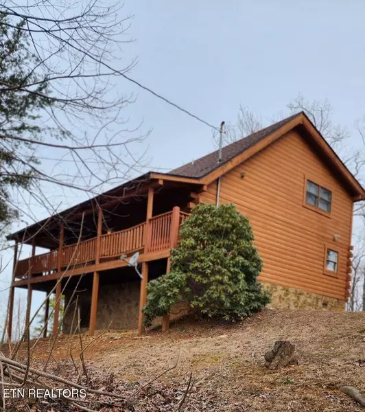 771 Ski View LN, Sevierville, TN 37876