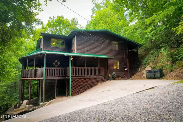 2202 Applewood Rd, Sevierville, TN 37862