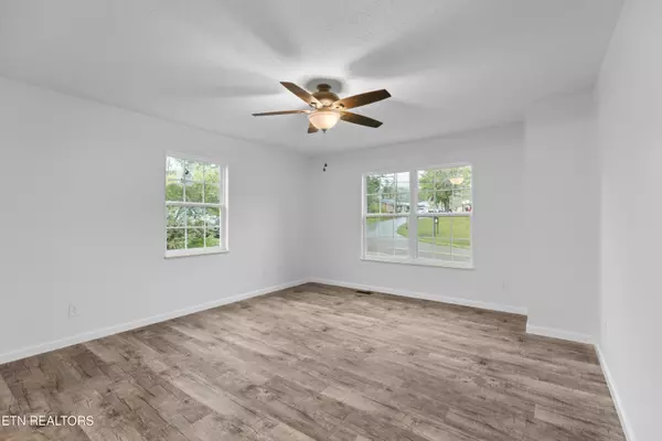 Sneedville, TN 37869,1940 Main St