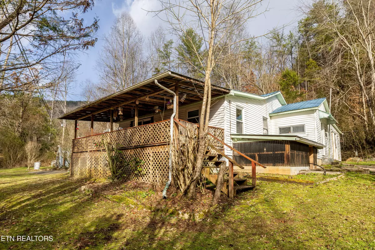 Walland, TN 37886,134 Hatcher Creek LN