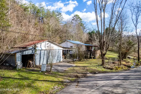 134 Hatcher Creek LN, Walland, TN 37886