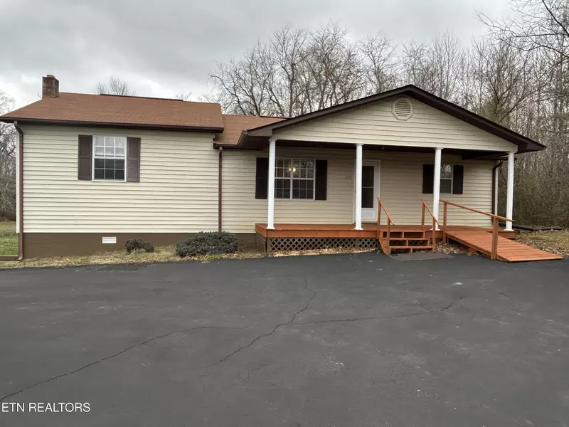 219 Crabtree St, Jamestown, TN 38556