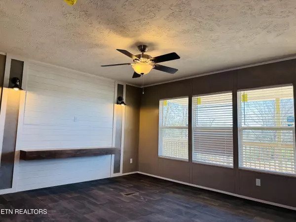 Strawberry Plains, TN 37871,4406 Anna Maria LN