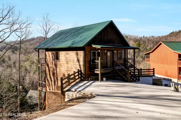 3272 Smoky Ridge Way, Sevierville, TN 37862