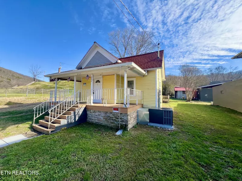 211 Kingston Ave, Oliver Springs, TN 37840