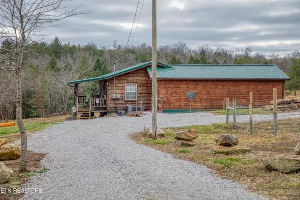 Deer Lodge, TN 37726,129 Circle Rd