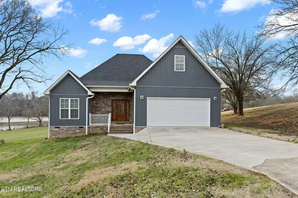 564 Emory River Rd, Harriman, TN 37748