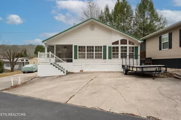 749 Big Valley Blvd, Townsend, TN 37882