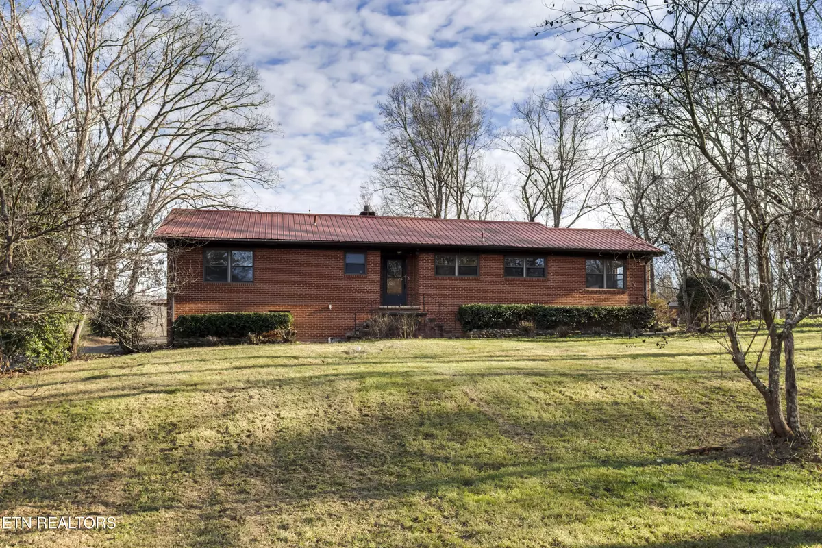 Greenback, TN 37742,614 Henry LN